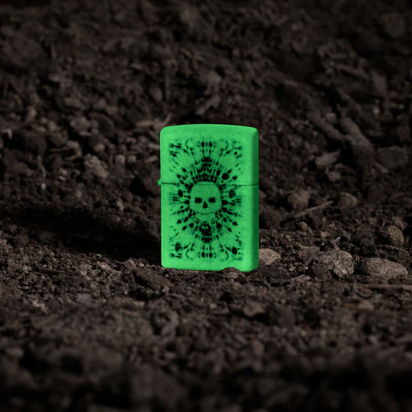 Encendedor Zippo Blanco Fluorescente Calavera Cod 46289